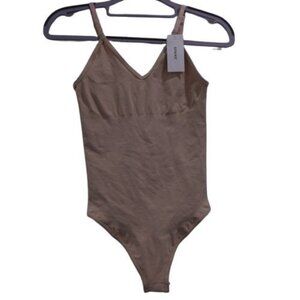 NEW SPANX Women's Everyday Seamless Shaping Thong Bodysuit Size S Tan 10458R